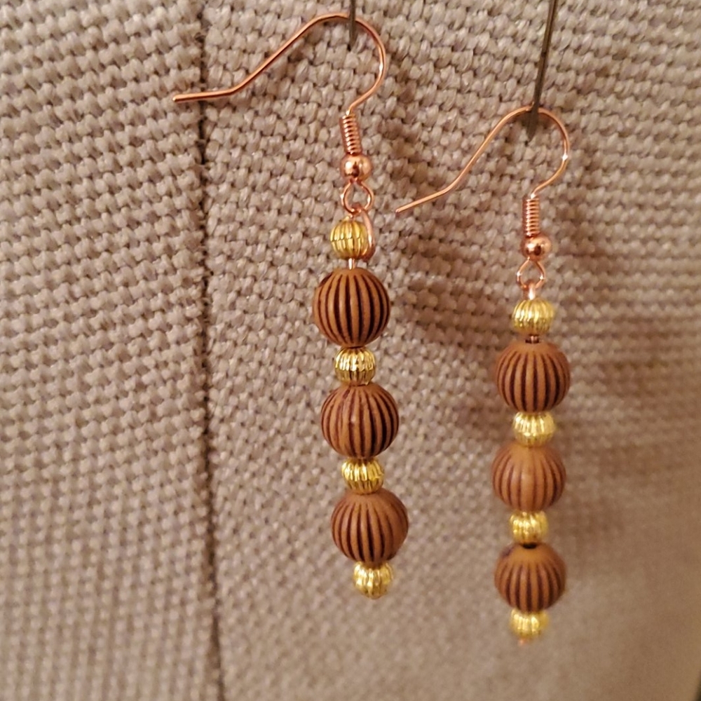 Ladies Custom Handcrafted Earrings - Picture 4 of 4